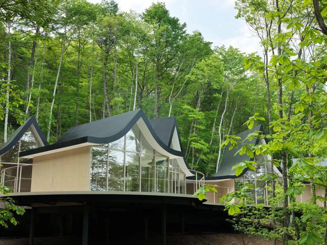 威尼斯6个小屋构成“”手牵手的家”佐藤大操刀轻井泽的4口之家度假别墅设想(图3)